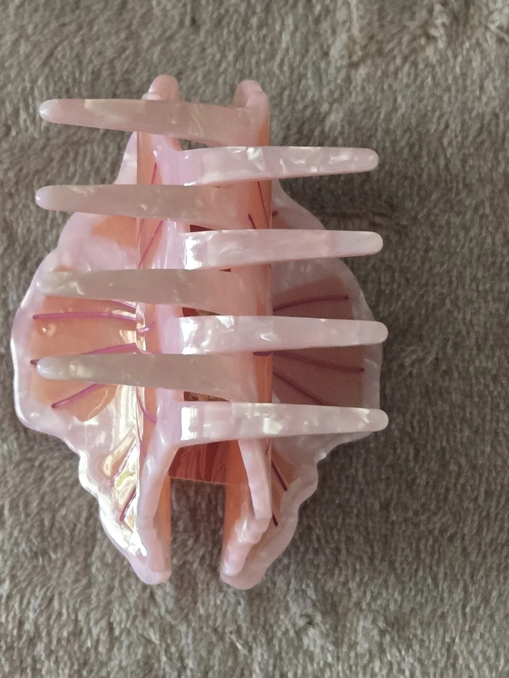 Fighting Eel Pink Flower Claw Clip